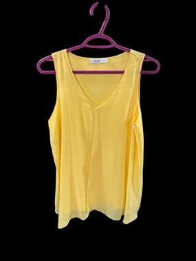 Ricki’s Yellow Sleeveless V-Neck Blouse – Size Small